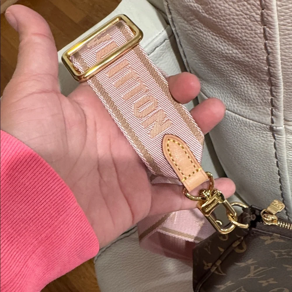 Authentic Multi Pochette Accessories with pink strap! 
In excellent condition! - Picture 13 of 17